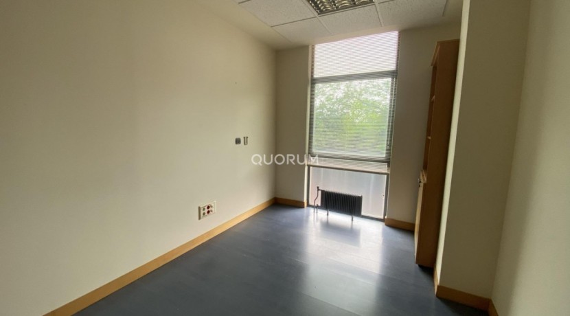 OFICINA EN VENTA EN EDIFICIO GOBELAS