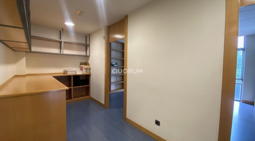 OFICINA EN VENTA EN EDIFICIO GOBELAS