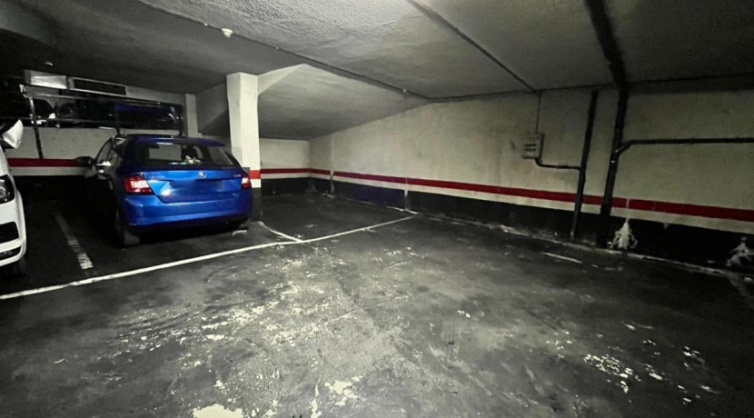 Parcela de Garaje Amplia Con Buena Maniobra En Zona Estación