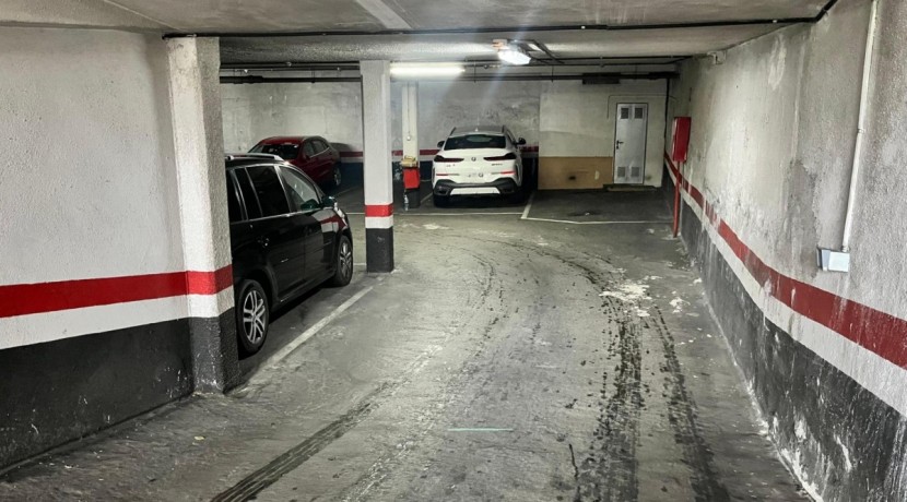 Parcela de Garaje Amplia Con Buena Maniobra En Zona Estación