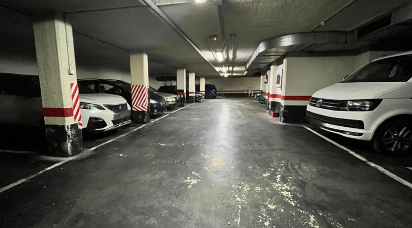 Parcela de Garaje Amplia Con Buena Maniobra En Zona Estación