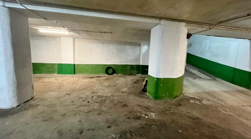 Parcela de Garaje Amplia Para Coche y Moto Con Buena Maniobra En San Miguel