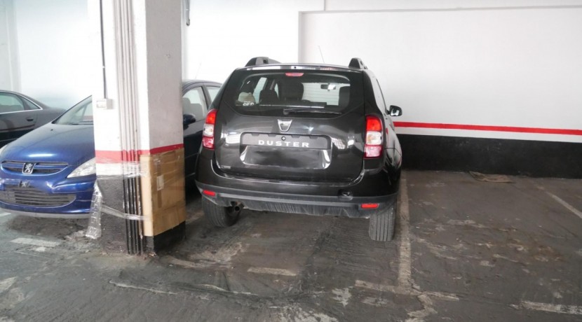 Parcela de Garaje Coche Grande En Zona Centro