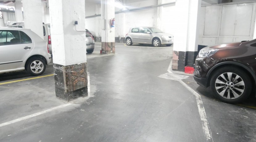 Parcela de Garaje para coche mediano-pequeño En Zona Centro