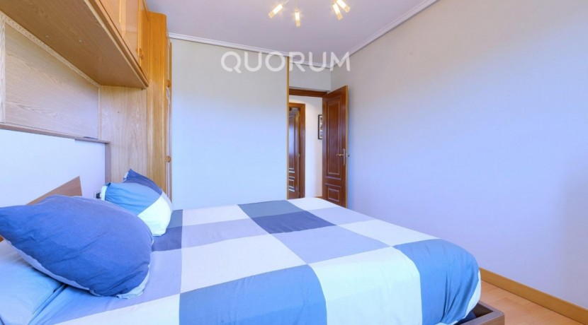 Piso Con VISTAS ESPECTACULARES De 3 Dormitorios, Amplio Balcón y Ascensores Cota Cero En Zona Burros