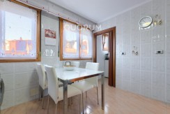 Piso Con VISTAS ESPECTACULARES De 3 Dormitorios, Amplio Balcón y Ascensores Cota Cero En Zona Burros