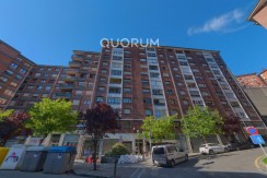 Piso Con VISTAS ESPECTACULARES De 3 Dormitorios, Amplio Balcón y Ascensores Cota Cero En Zona Burros