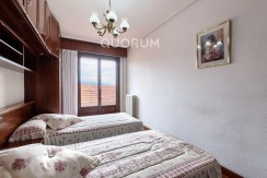 Piso Luminoso De 2 Dormitorios y 2 Baños Con Ascensor Cota Cero, Garaje y Trastero Incluidos En Zona Basozelai