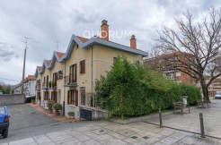 Precioso Adosado De 4 Dorm. y 4 Baños Con Amplia Terraza, Txoko y Garaje En Zona San Miguel