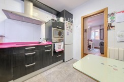 Precioso Piso Reformado De 2 Dormitorios Con Balcón En Zona Basozelai