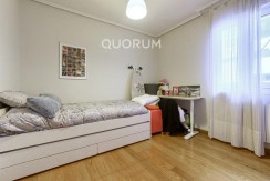 Precioso Piso Reformado De 2 Dormitorios Con Balcón En Zona Basozelai