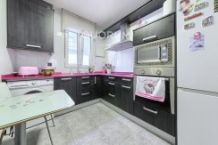Precioso Piso Reformado De 2 Dormitorios Con Balcón En Zona Basozelai