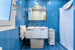 Precioso Piso Reformado De 2 Dormitorios Con Balcón En Zona Basozelai
