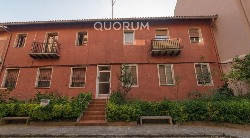 Precioso Piso Reformado De 2 Dormitorios Con Balcón En Zona Basozelai