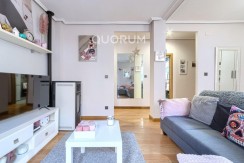 Precioso Piso Reformado De 2 Dormitorios Con Balcón En Zona Basozelai