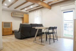 Precioso Piso Reformado De 2 Dormitorios Con Balcón y Edificio Rehabilitado En Zona Lanbarketa