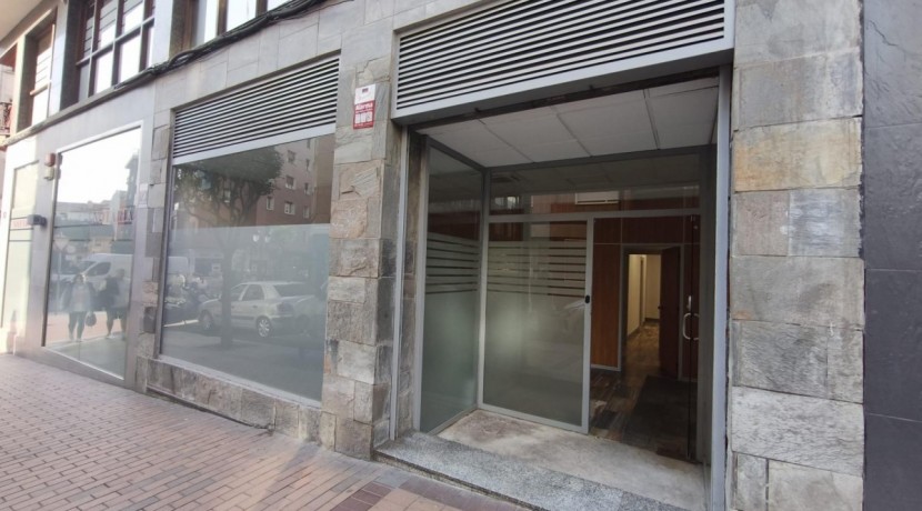 Se Alquila Local Comercial En Barakaldo Zona Centro De 85 m2