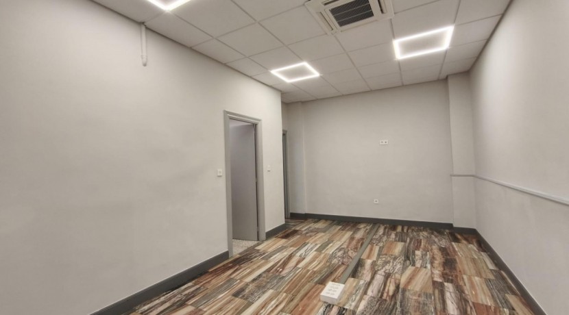 Se Alquila Local Comercial En Barakaldo Zona Centro De 85 m2