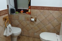 Se Vende Casa Adosada De dos Habitaciones En Zierbena con 1840 m2 de terreno.