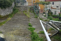 Se Vende Casa Adosada De dos Habitaciones En Zierbena con 1840 m2 de terreno.