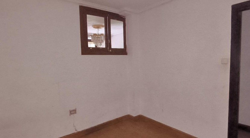 Se Vende Piso De 2 Habitaciones, Alcoba y Balcón En Ugao- Miraballes