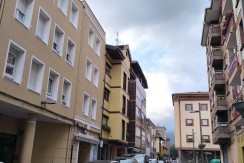 Se Vende Piso De 2 Habitaciones, Alcoba y Balcón En Ugao- Miraballes