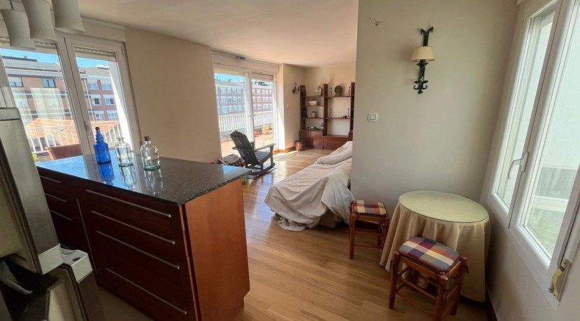 Vivienda Con Espectacular Terraza En Romo