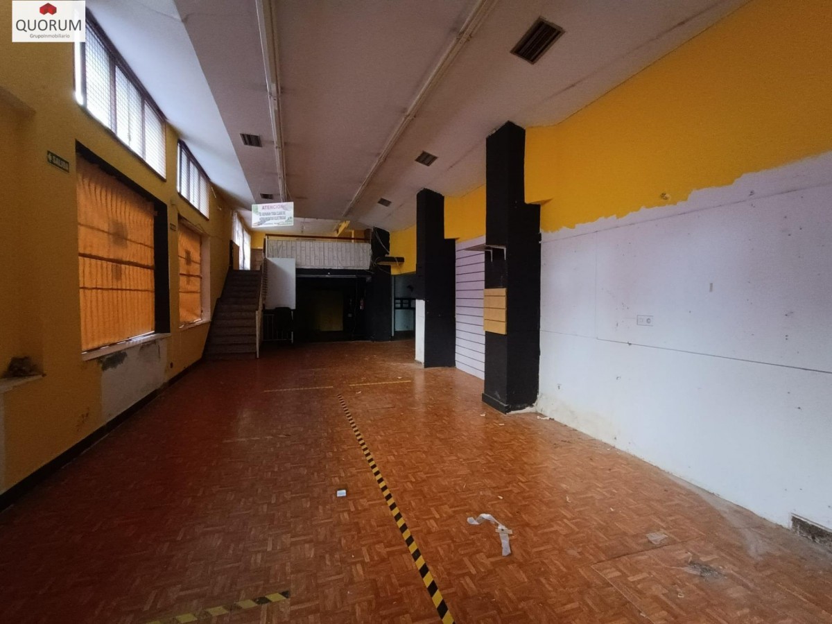 Se Alquila Local Comercial En Barakaldo Centro de 235 M2 En 2 Plantas.