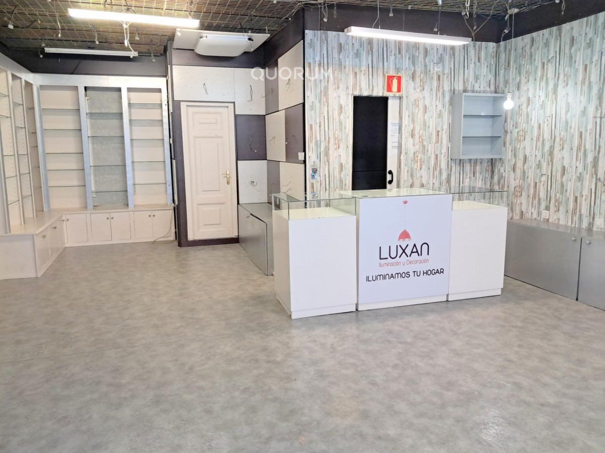 Local Comercial Con Escaparate En Santutxu