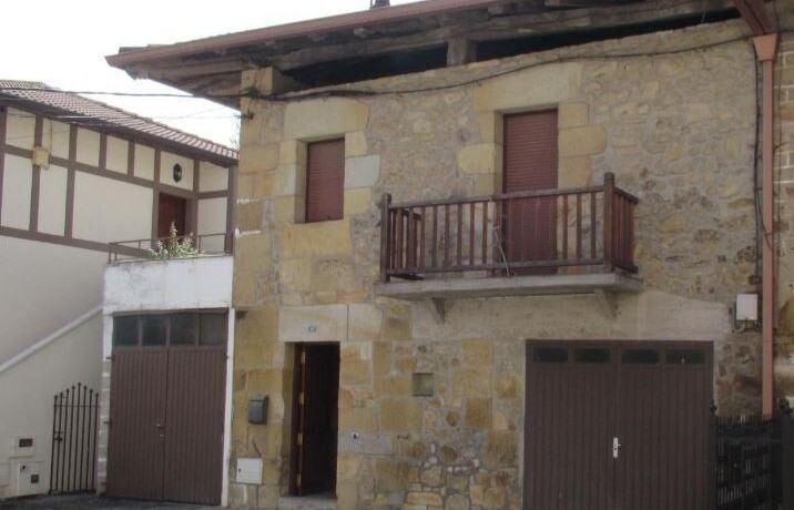 Casa Adosada En Larrabetzu