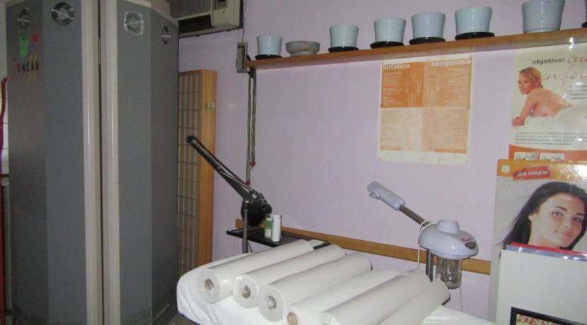 ENTREPLANTA EQUIPADA CENTRICA  Y EQUIPADA PARA ESTETICA