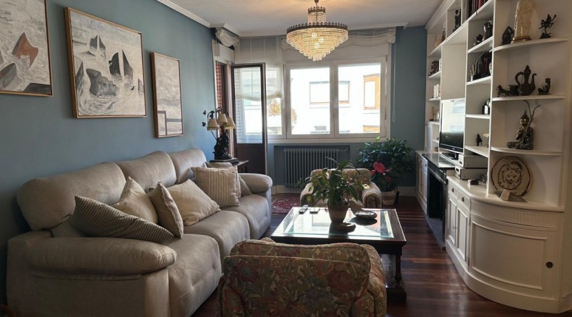 EXCELENTE VIVIENDA EN EL CENTRO DE LAS ARENAS