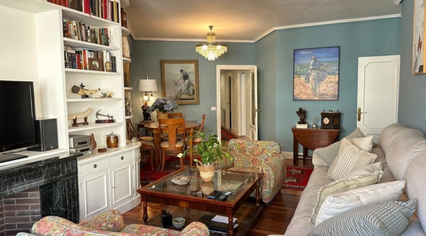 EXCELENTE VIVIENDA EN EL CENTRO DE LAS ARENAS