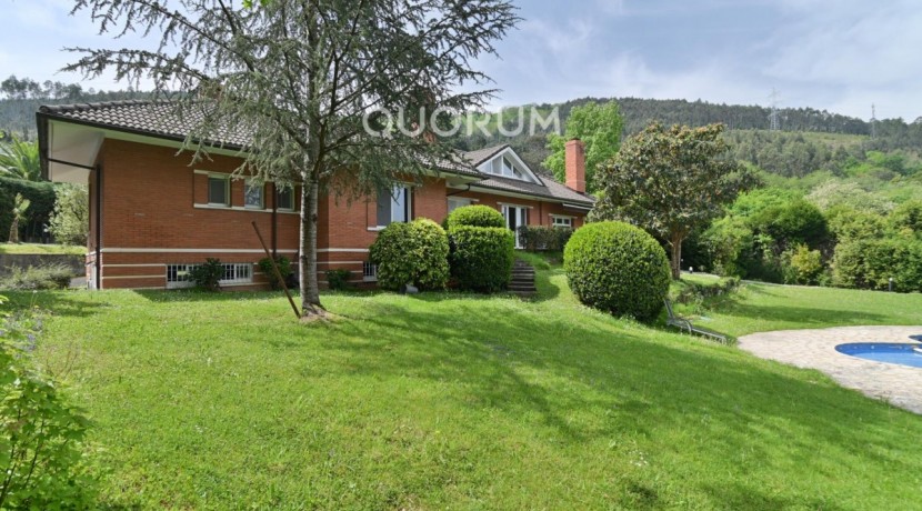 Exclusivo Chalet En La Bilbaina