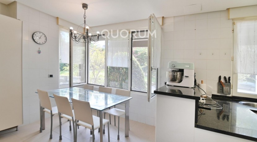 Exclusivo Chalet En La Bilbaina