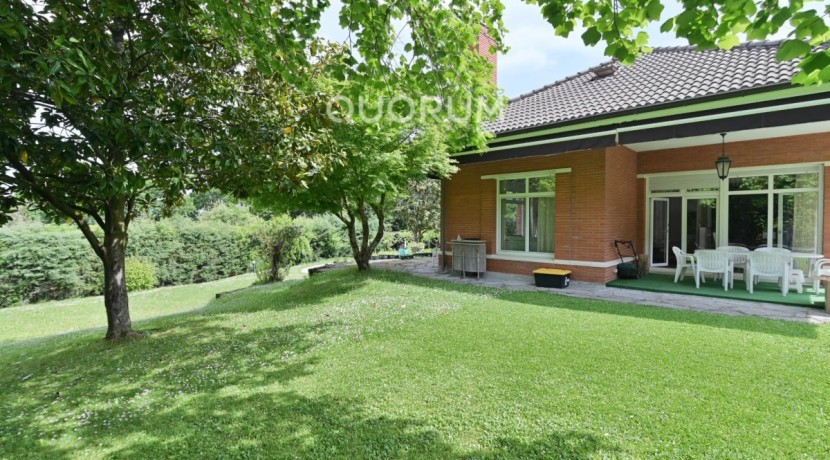 Exclusivo Chalet En La Bilbaina