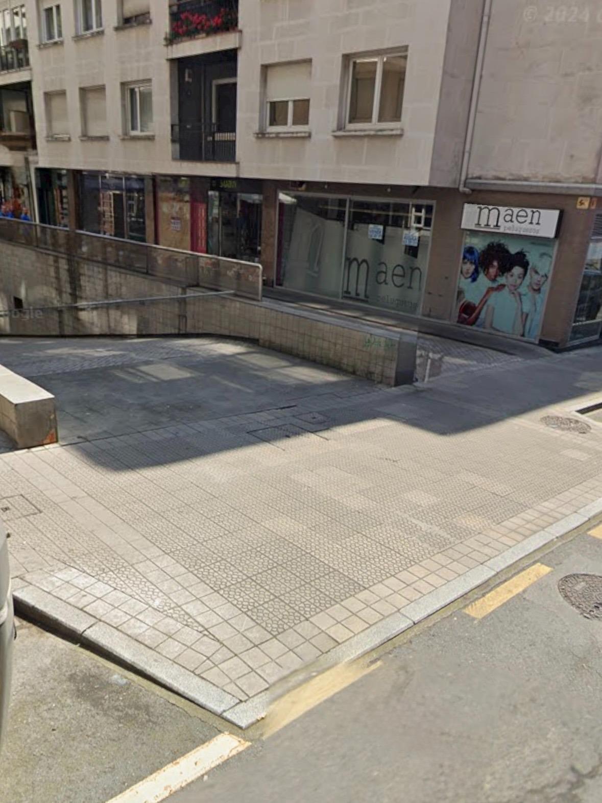 GARAJE EN LAS ARENAS CENTRO