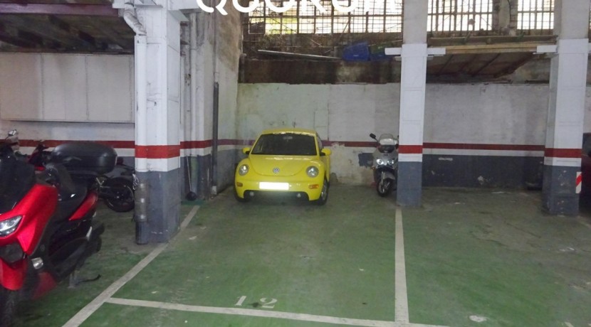 Garaje Para Coche Grande O Furgoneta En Santutxu