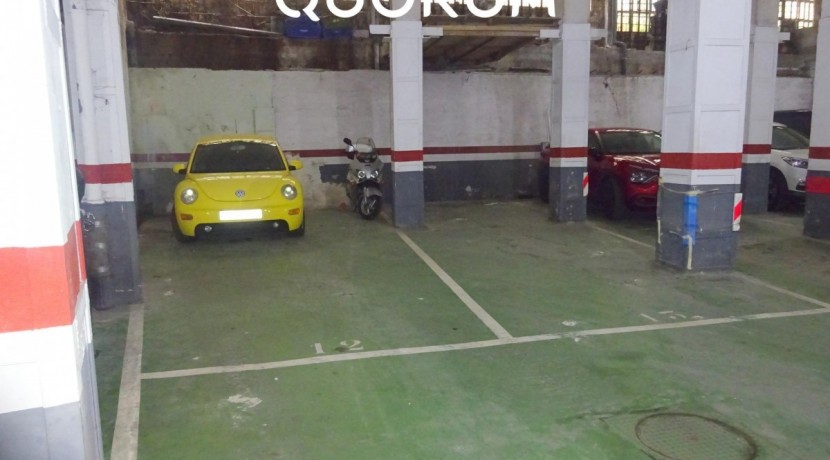 Garaje Para Coche Grande O Furgoneta En Santutxu