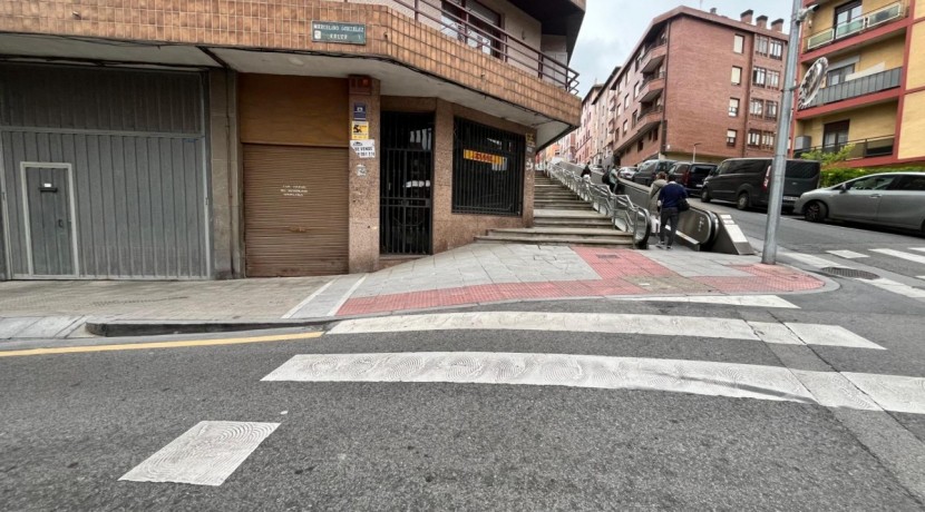 Local Diáfano Con Baños En Zona Ayuntamiento-Basozelai