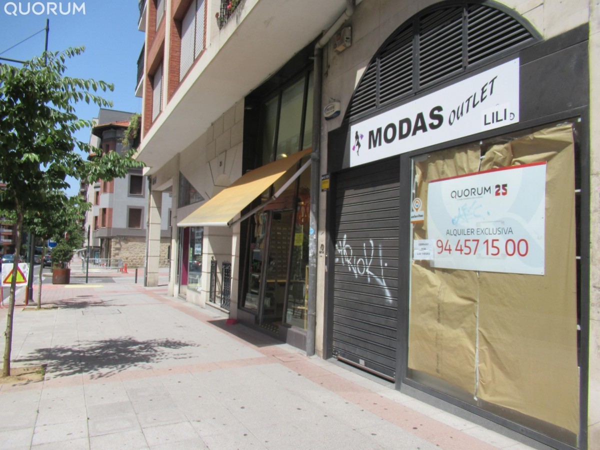 Local En Pleno Centro Con Escaparate
