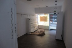 Local En Pleno Centro Con Escaparate