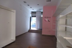 Local En Pleno Centro Con Escaparate