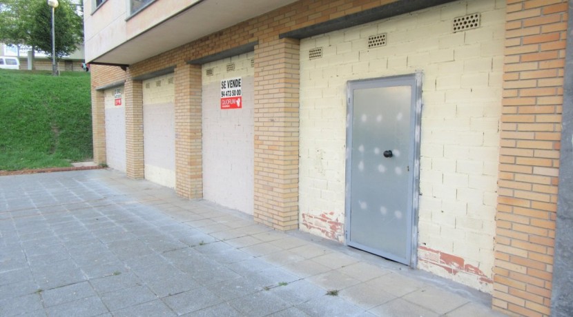 Locales Comerciales En Varias Ubicaciones De Atxuri