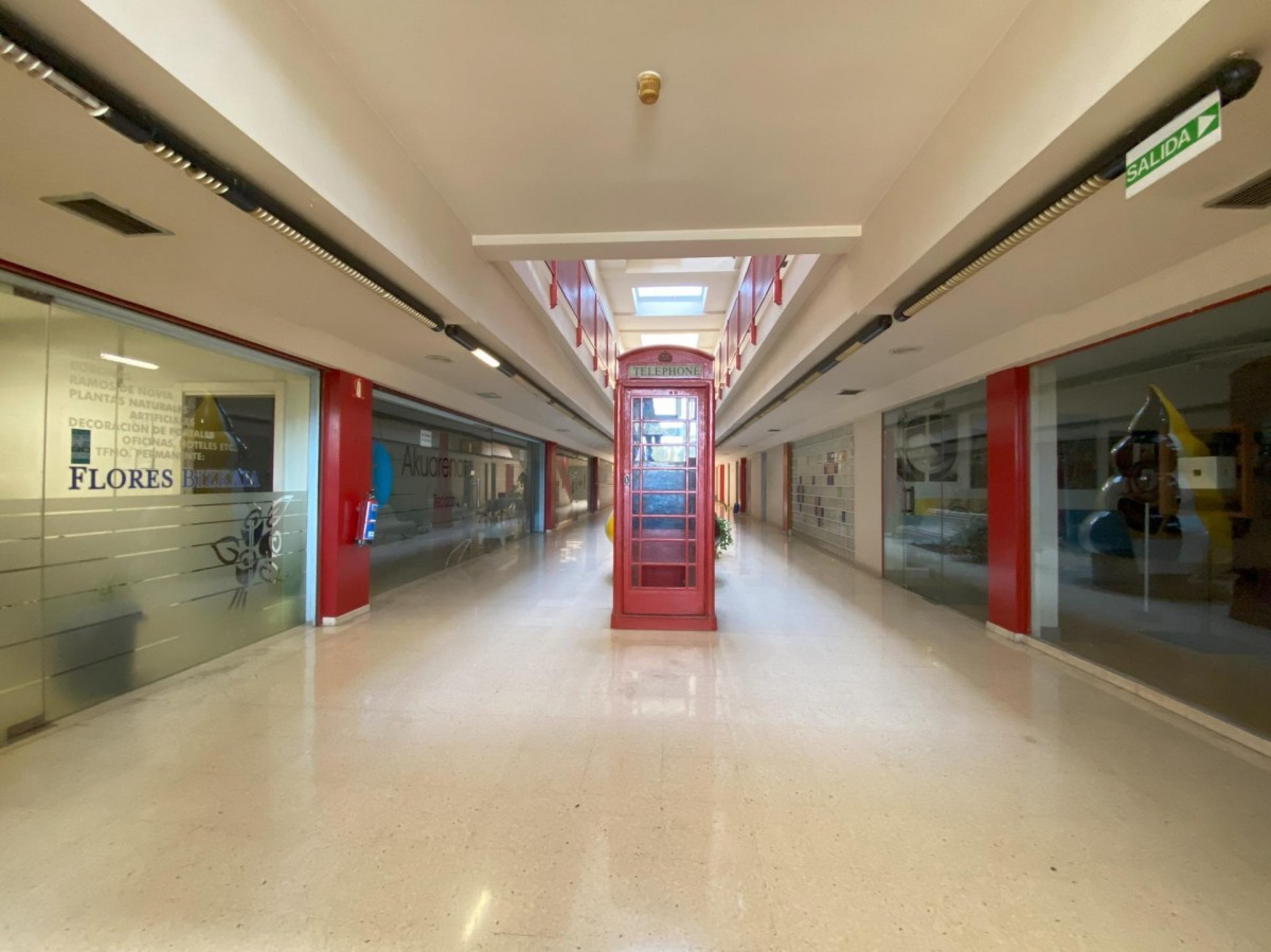 Locales Comerciales y Plazas de Garaje en Multicentro Tucán