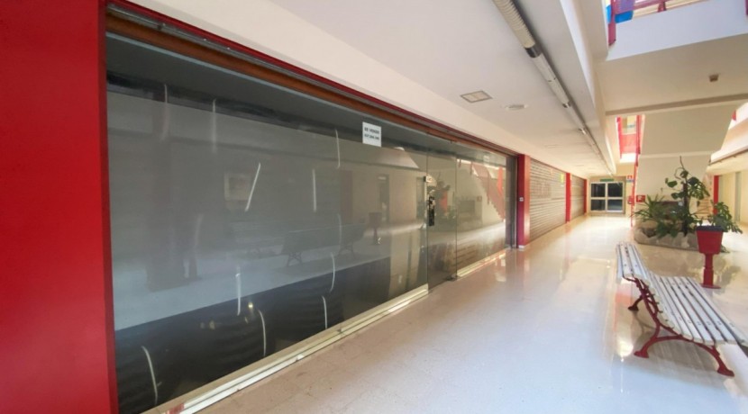 Locales Comerciales y Plazas de Garaje en Multicentro Tucán