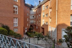 Lonja Con Posibilidad De Conversión a Vivienda En Calle Jata