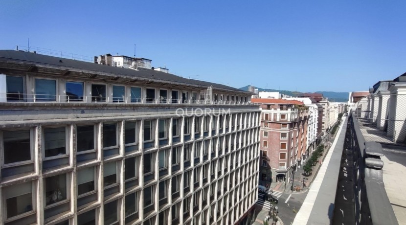 Oficina En Perfecto Estado En Edificio Carlton