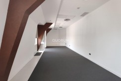 Oficina En Perfecto Estado En Edificio Carlton