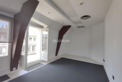 Oficina En Perfecto Estado En Edificio Carlton